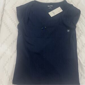 Hollister Women's Dark Blue Top